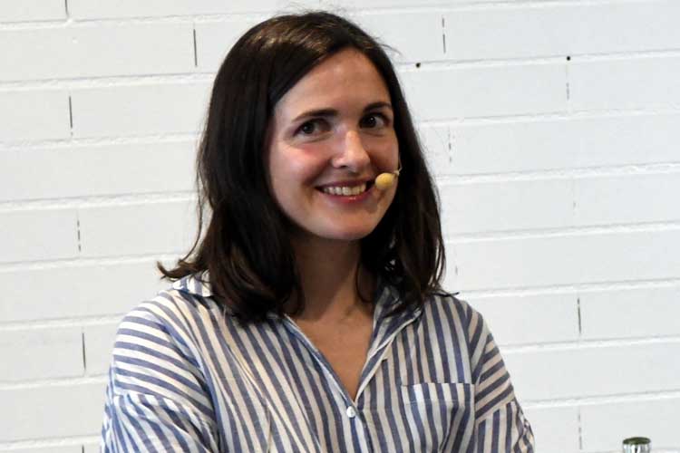 Gemma Roig: “Participar en la Mostra del Vi és fonamental perquè ens coneguin i perquè fem marca Empordà” Gemma Roig del Celler Mas Llunes de Garriguella