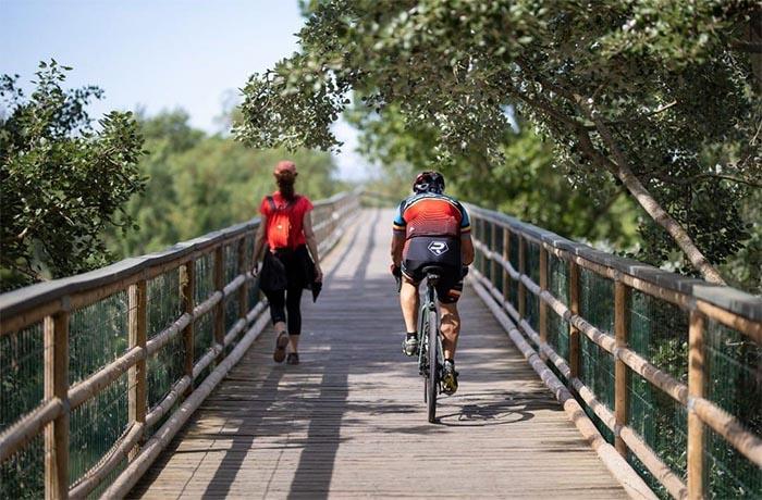 La Via Verda de la Muga rep el guardó “Senderos Azules” per primera vegada La Via Verda de la Muga rep el guardó “Senderos Azules” per primera vegada