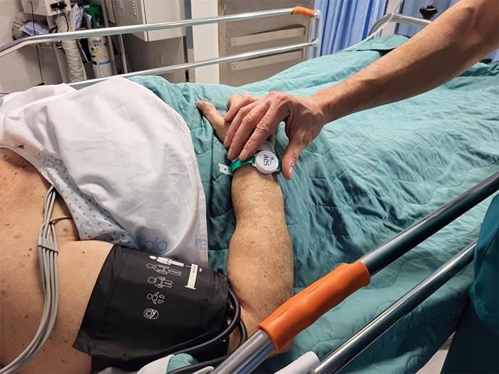 L’acompanyant d’una persona que s’opera pot fer el seguiment en temps real de tot el procés l'acompanyant d'una persona que s'opera a l'Hospital de Figueres pot fer el seguiment en temps real de tot el procés