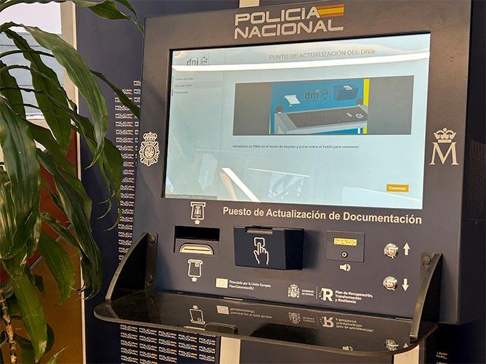 L’Ajuntament de Roses instal·la un Punt d’Actualització del DNI L’Ajuntament de Roses instal·la un Punt d’Actualització del DNI