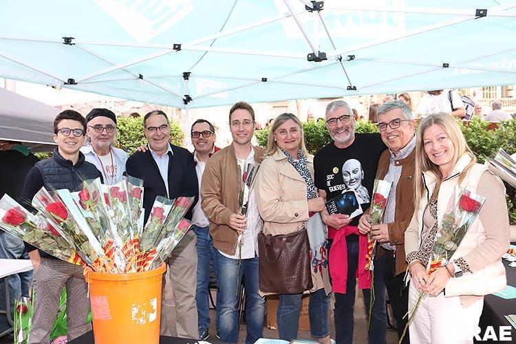 Figueres viu una Diada de Sant Jordi plena de cultura i participació Figueres viu una Diada de Sant Jordi plena de cultura i participació