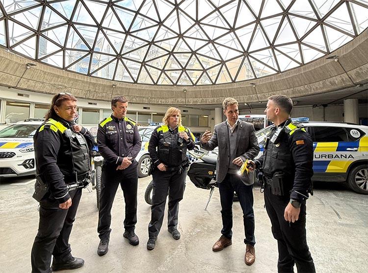 La Guàrdia Urbana de Figueres estrena les noves pistoles Taser 10 La Guàrdia Urbana de Figueres estrena les noves pistoles Taser 10