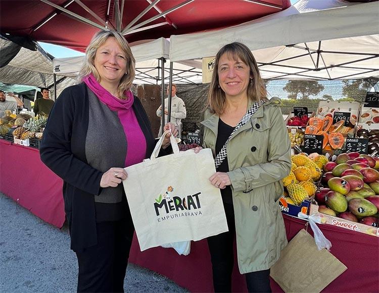 El mercat setmanal d’Empuriabrava dona el tret de la sortida de la campaña “Al mercat amb bossa i cabàs” mercat setmanal d’Empuriabrava