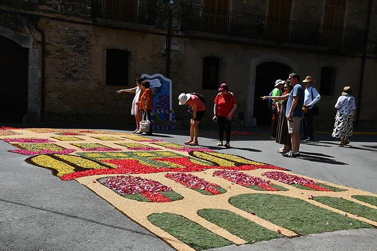 Art, tradició i flors protagonitzen la XXI Fira del Corpus de Borrassà Fira Corpus Borrassa