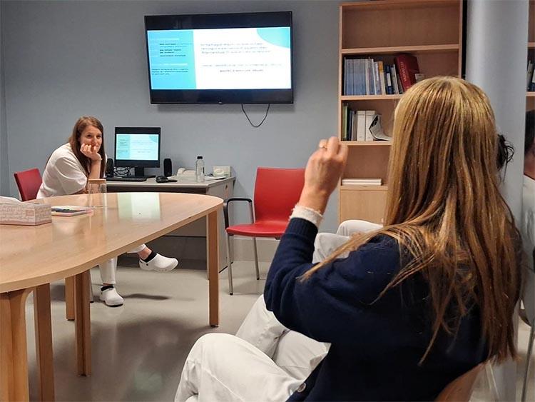 Oncolliga amplia el servei de suport psicològic a la FSE als professionals de cures pal·liatives de l’HAI Bernat Jaume Oncolliga amplia el servei de suport psicològic a la FSE als professionals de cures pal·liatives de l’HAI Bernat Jaume