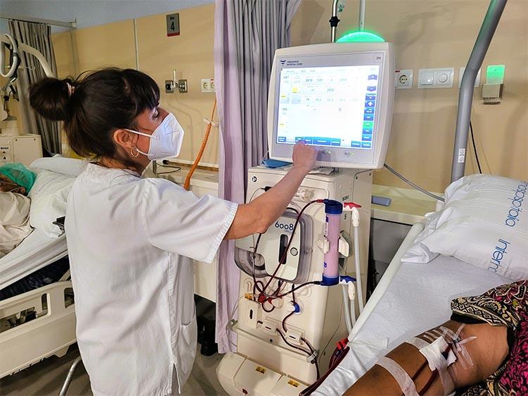 L’Hospital de Figueres inverteix més de 3 milions i mig a renovar la maquinària d’hemodiàlisi L’Hospital de Figueres inverteix més de 3 milions i mig a renovar la maquinària d’hemodiàlisi