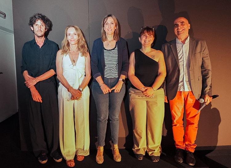 La Casa de Cultura Les Bernardes de la Diputació de Girona inaugura l’exposició “Mar de terra. Terra de mar”, de Joan Mateu La Casa de Cultura Les Bernardes de la Diputació de Girona inaugura l’exposició «Mar de terra. Terra de mar», de Joan Mateu