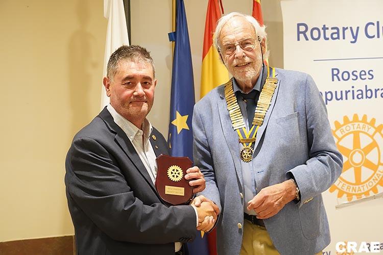 Erik Bakkes torna a la presidència del Rotary Club Roses-Empuriabrava Erik Bakkes torna a la presidència del Rotary Club Roses-Empuriabrava