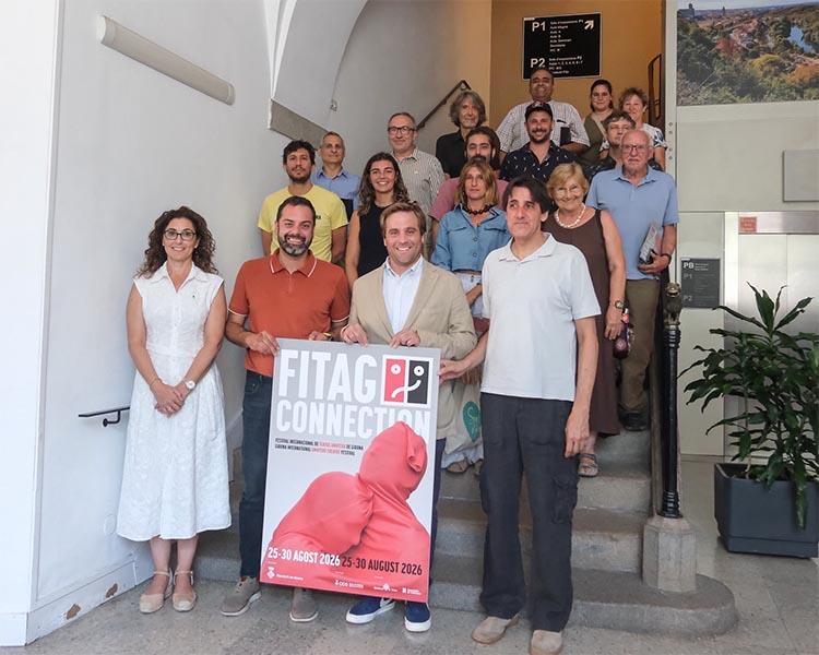 «FITAG Connection» ens convida a connectar-nos amb el teatre amateur, amb actuacions de vint-i-tres companyies d’arreu del món FITAG Connection