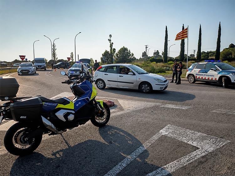 Comissats més de 1.200 articles abans que es posessin a la venda en el top manta de Roses Comissats més de 1.200 articles abans que es posessin a la venda en el top manta de Roses
