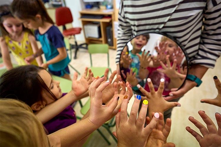 Dipsalut incorpora l’activitat física i el contacte amb la natura als programes de salut per a escoles i famílies Dipsalut incorpora l'activitat física i el contacte amb la natura als programes de salut per a escoles i famílies