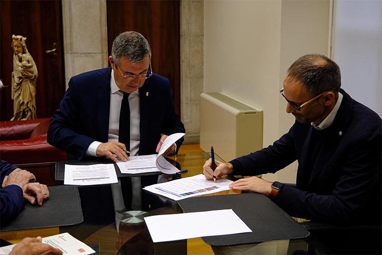 La Clínica Girona entrega a la Fundació Fita cinc vitralls de Domènec Fita de l’antiga seu, creats l’any 1965 La Clínica Girona entrega a la Fundació Fita cinc vitralls de Domènec Fita de l'antiga seu, creats l'any 1965